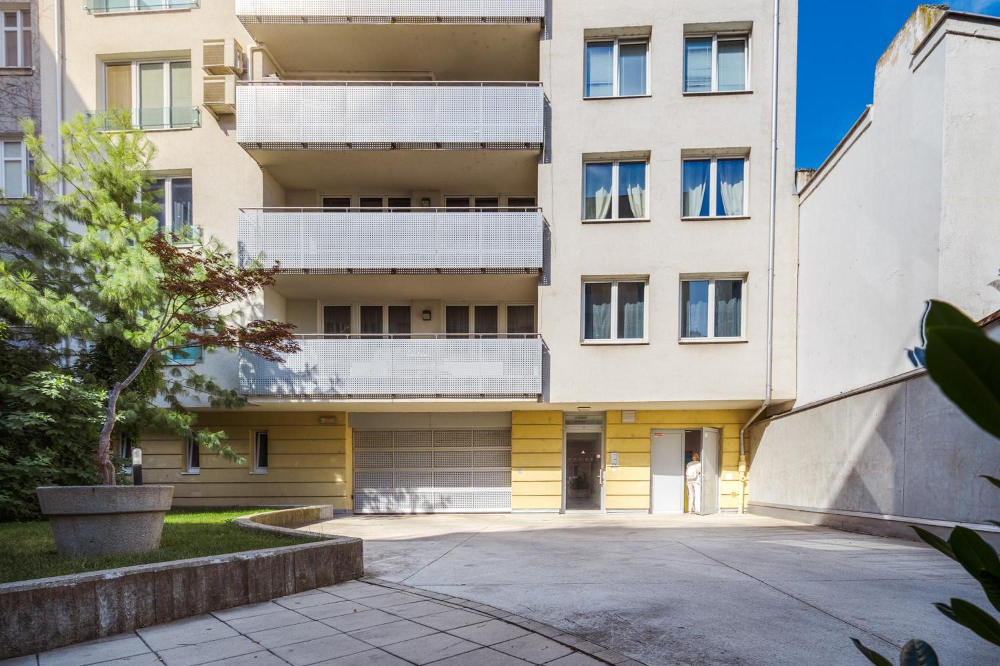 Business & Family Ambiente Apartments Pozsony Kültér fotó