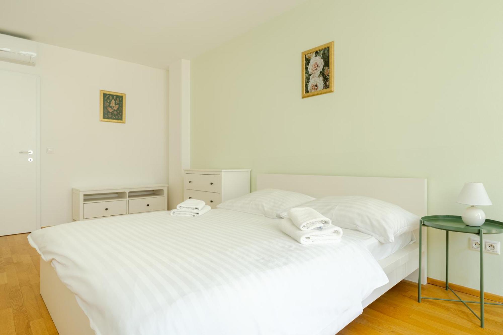 Business & Family Ambiente Apartments Pozsony Kültér fotó