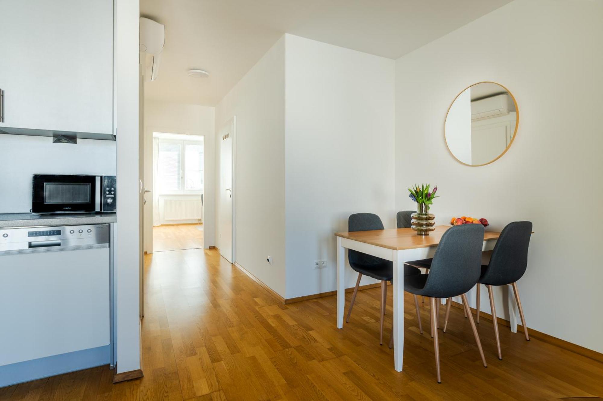 Business & Family Ambiente Apartments Pozsony Kültér fotó
